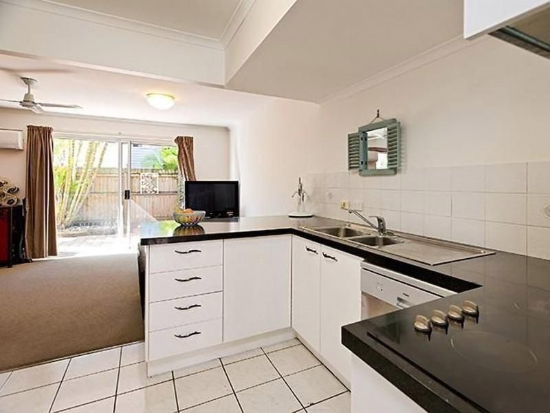 Photo - 5/11 Arwen Street, Maroochydore QLD 4558 - Image 3