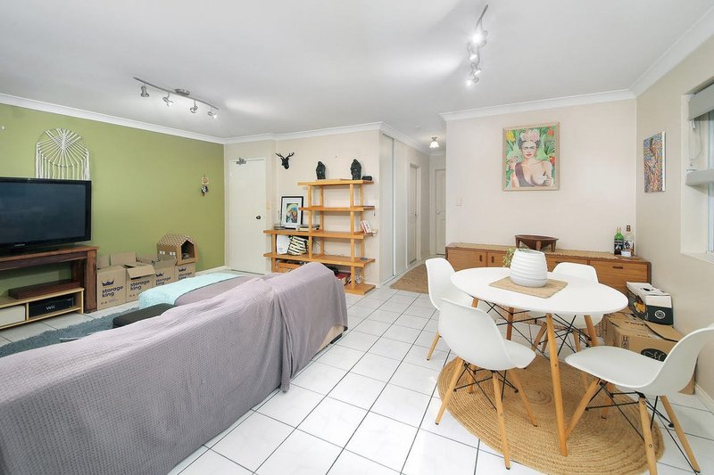 Photo - 5/11 Beatrice Street, Greenslopes QLD 4120 - Image 3