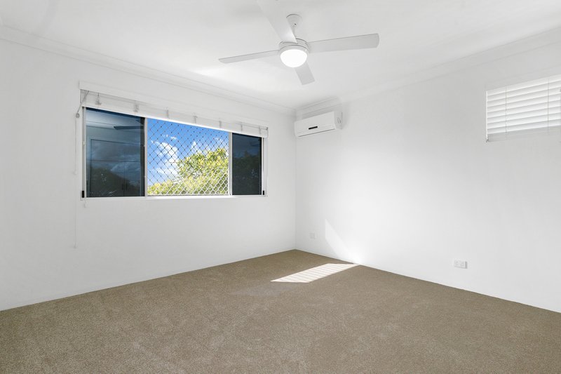 Photo - 5/11 Burlington Street, Holland Park QLD 4121 - Image 4