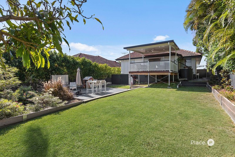 Photo - 511 Cavendish Road, Coorparoo QLD 4151 - Image 1