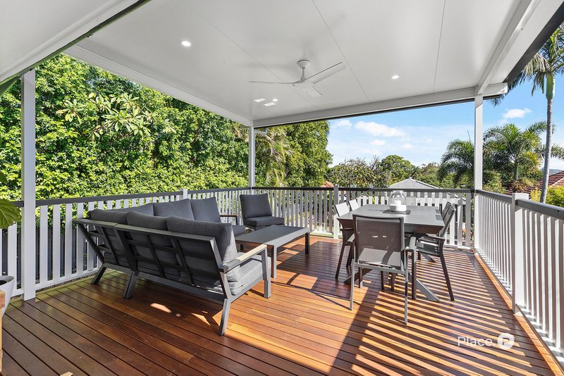 Photo - 511 Cavendish Road, Coorparoo QLD 4151 - Image 3