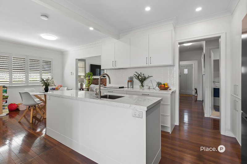 Photo - 511 Cavendish Road, Coorparoo QLD 4151 - Image 8