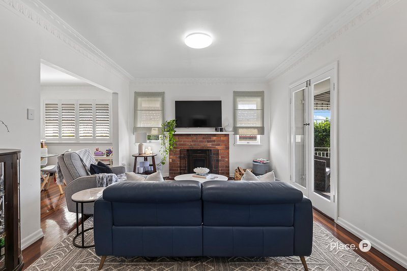 Photo - 511 Cavendish Road, Coorparoo QLD 4151 - Image 10