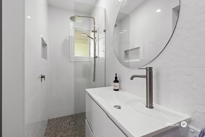 Photo - 511 Cavendish Road, Coorparoo QLD 4151 - Image 16