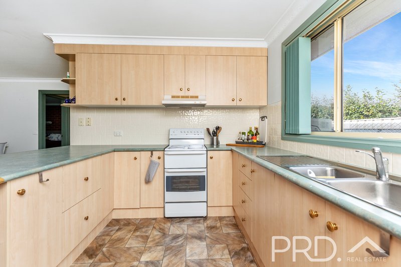 Photo - 5/11 Fitzroy Street, Tumut NSW 2720 - Image 4