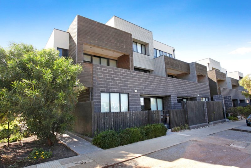 5/11 Monckton Place, Caroline Springs VIC 3023