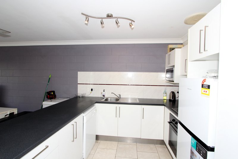 Photo - 5/11 Pacific Terrace, Alexandra Headland QLD 4572 - Image 4