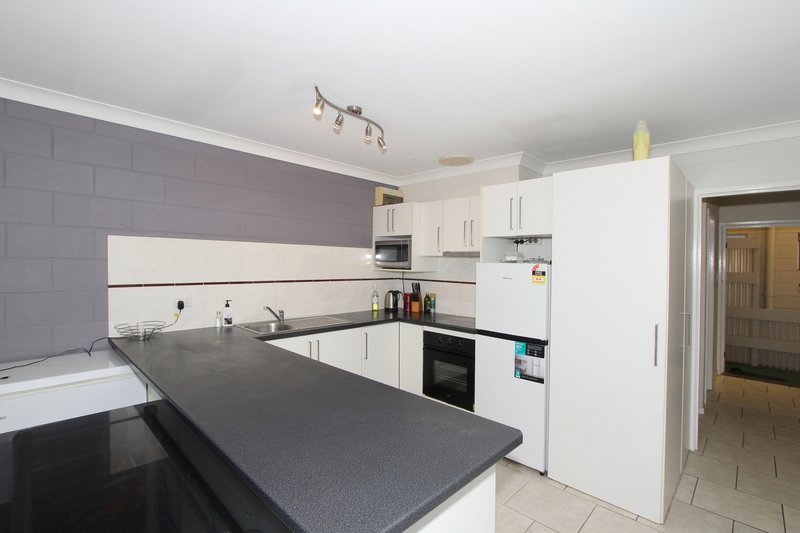 Photo - 5/11 Pacific Terrace, Alexandra Headland QLD 4572 - Image 6