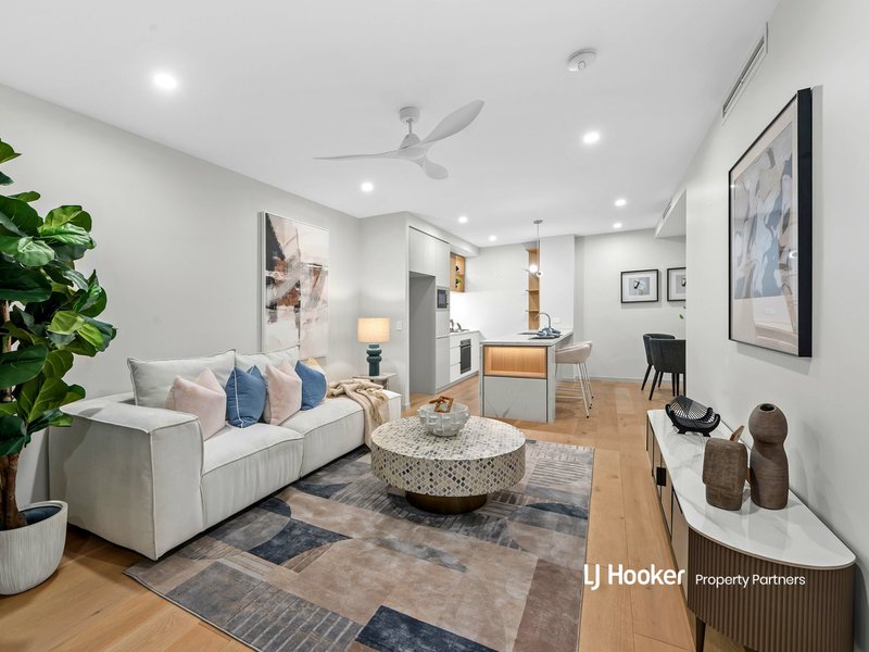 Photo - 5/11 Priory Street, Indooroopilly QLD 4068 - Image 3