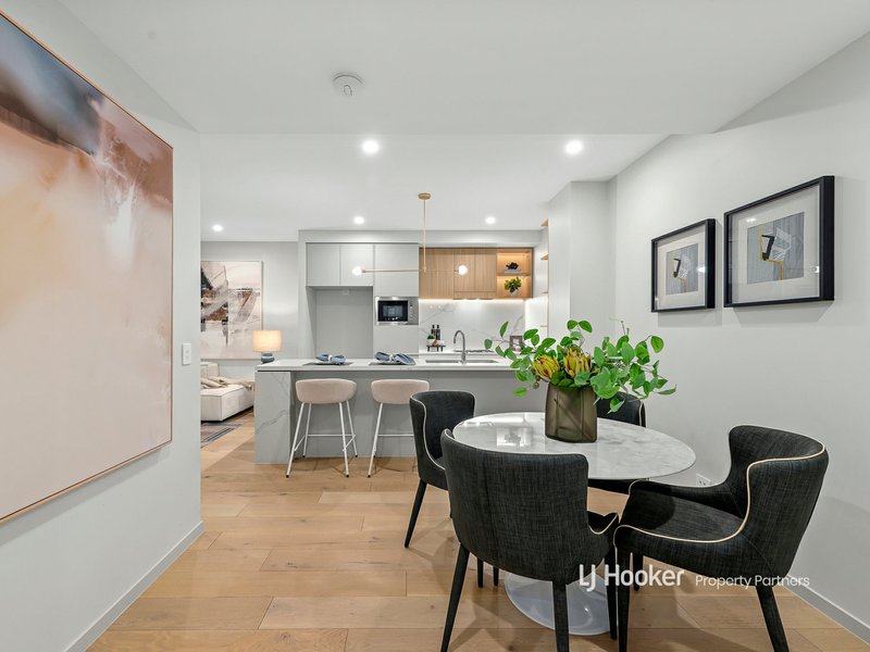 Photo - 5/11 Priory Street, Indooroopilly QLD 4068 - Image 6