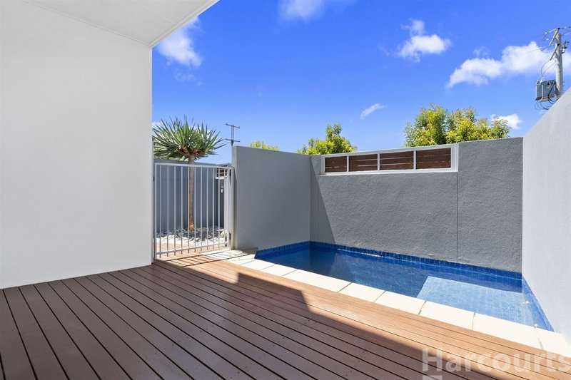 Photo - 5/11 Wattle Avenue, Bongaree QLD 4507 - Image 5