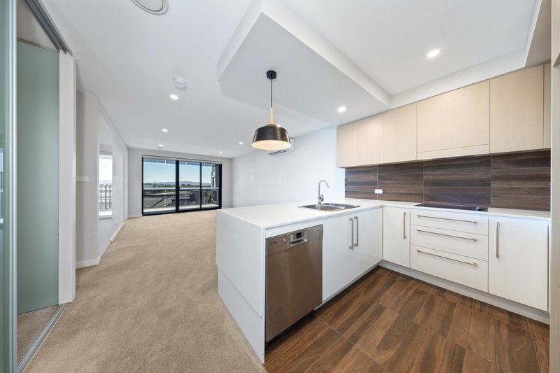 Photo - 51/115 Canberra Avenue, Kingston ACT 2604 - Image 1