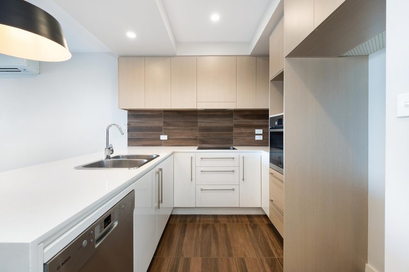 Photo - 51/115 Canberra Avenue, Kingston ACT 2604 - Image 2