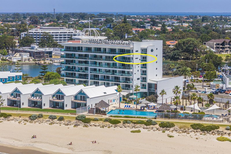 Photo - 511/16 Dolphin Drive, Mandurah WA 6210 - Image 2