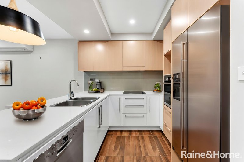 Photo - 5/115 Canberra Avenue, Griffith ACT 2603 - Image 2
