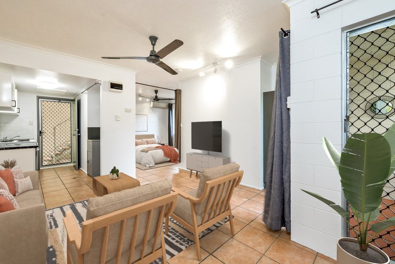 Photo - 5/116 Greenslopes Street, Edge Hill QLD 4870 - Image 4