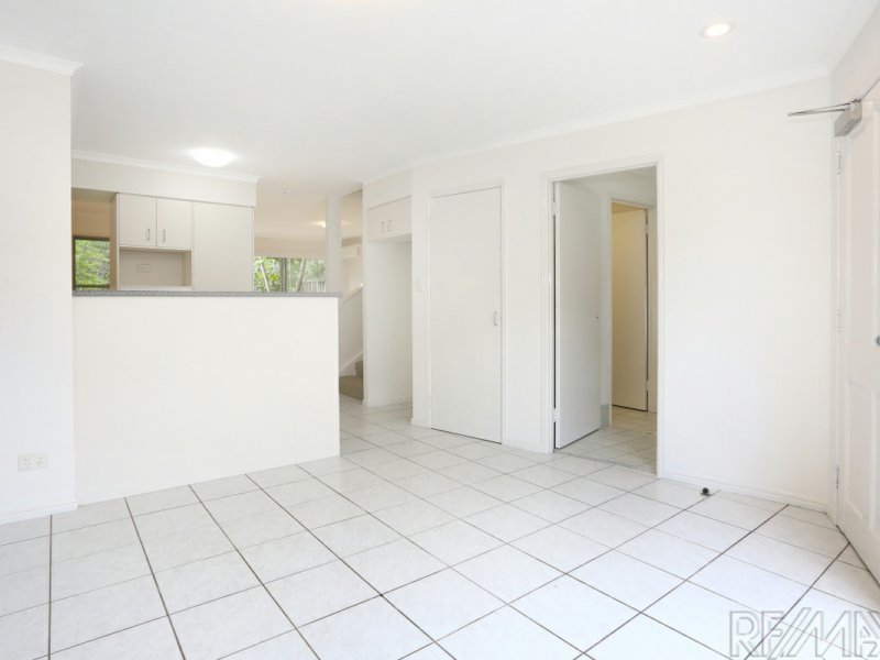 Photo - 51/18 Tallebudgera Creek Rd , Burleigh Heads QLD 4220 - Image 3