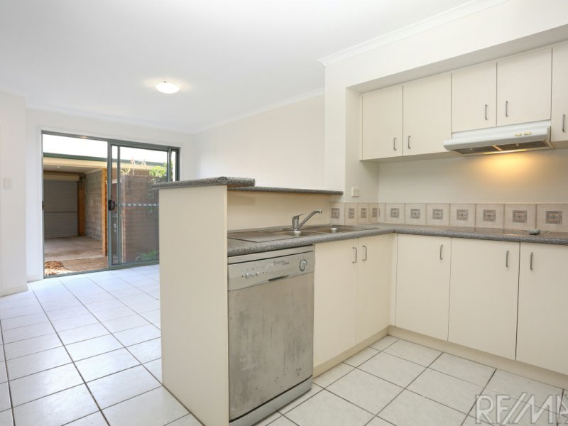 Photo - 51/18 Tallebudgera Creek Rd , Burleigh Heads QLD 4220 - Image 6