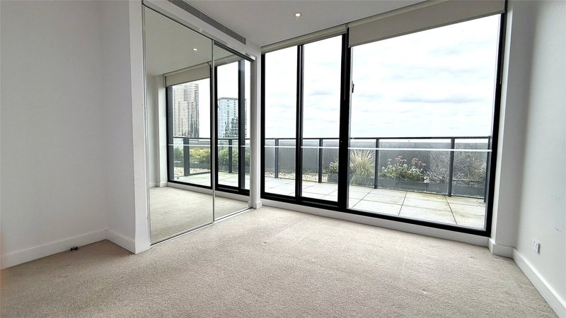 Photo - 511/915 Collins Street, Docklands VIC 3008 - Image 11