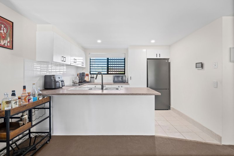 Photo - 5/12-14 Bradford Street, Labrador QLD 4215 - Image 6