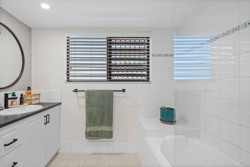 Photo - 5/12-14 Bradford Street, Labrador QLD 4215 - Image 9