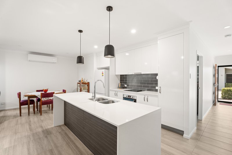 Photo - 5/12 Honiton Street, Torquay QLD 4655 - Image 3