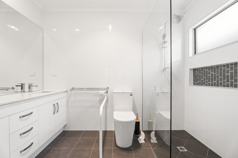 Photo - 5/12 Honiton Street, Torquay QLD 4655 - Image 7