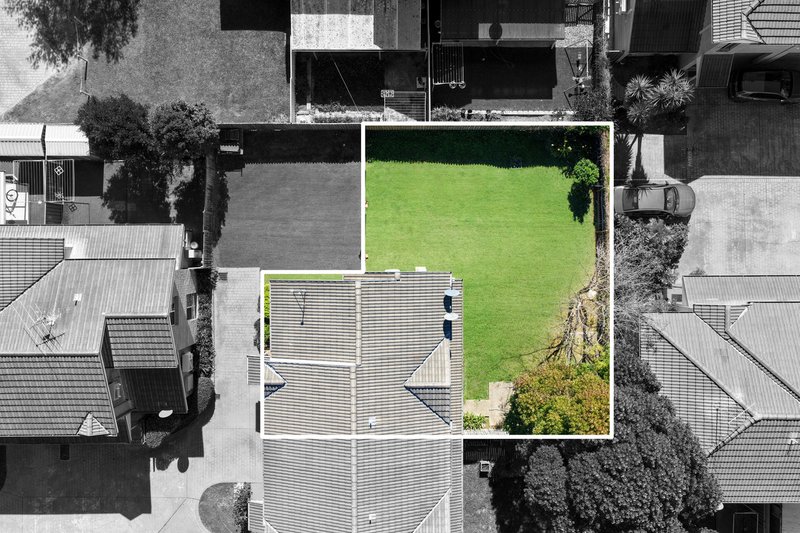 Photo - 5/12 Johnston Avenue, Lurnea NSW 2170 - Image 2