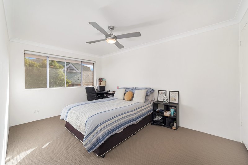 Photo - 5/12 York Street, Indooroopilly QLD 4068 - Image 3