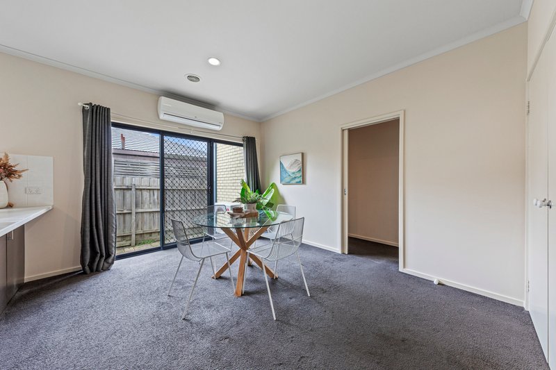 Photo - 5/120 Ahern Road, Pakenham VIC 3810 - Image 6