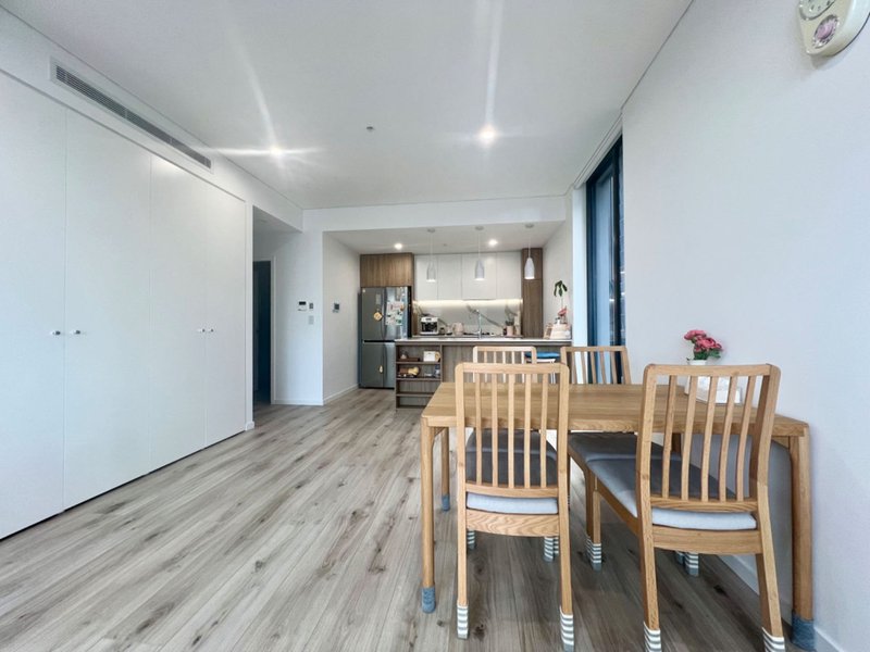 Photo - 512/15-19 Clarence Street, Burwood NSW 2134 - Image 3