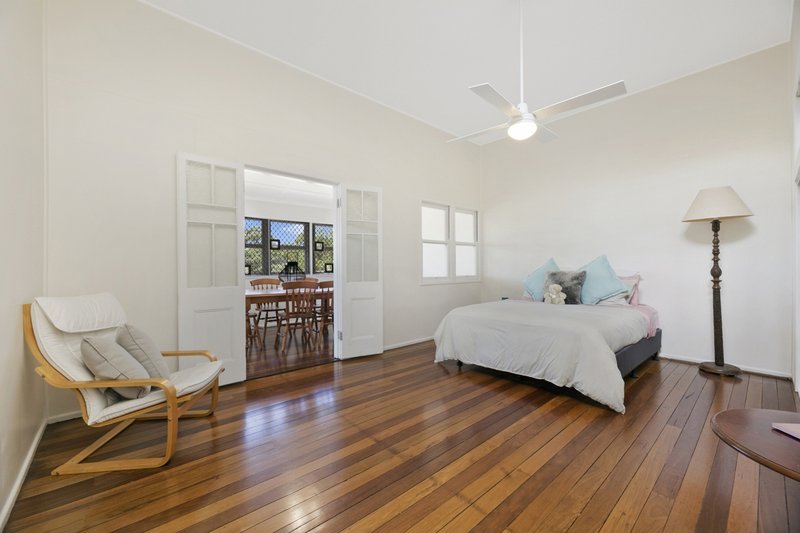 Photo - 5/126 Marine Parade, Southport QLD 4215 - Image 4