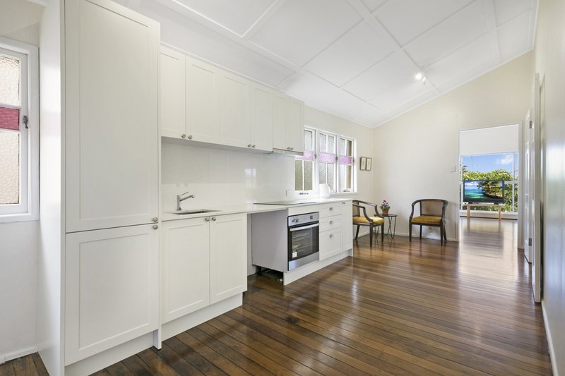 Photo - 5/126 Marine Parade, Southport QLD 4215 - Image 8