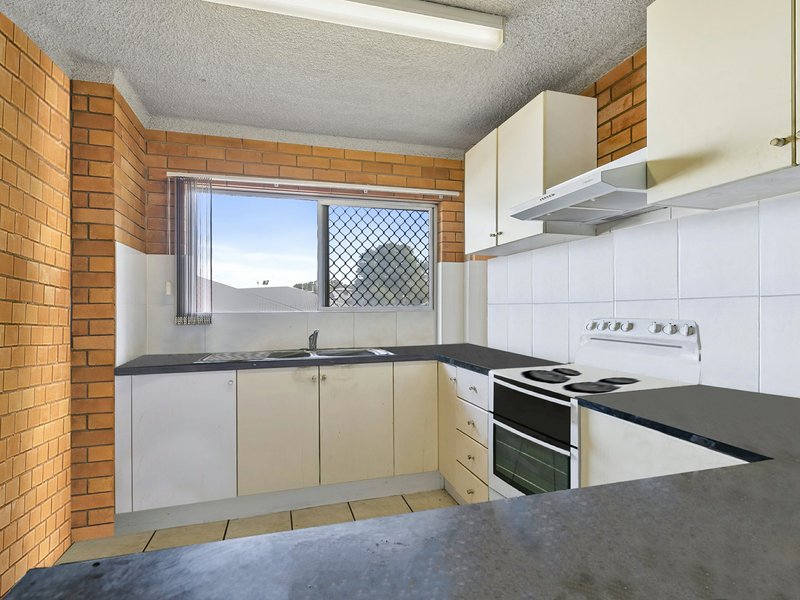 Photo - 5/13-15 Ferguson Avenue, Bongaree QLD 4507 - Image 3