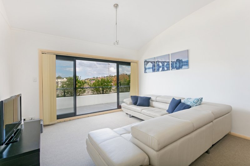 Photo - 5/13-15 Francis Street, Dee Why NSW 2099 - Image 2