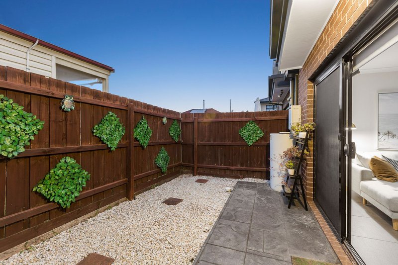 Photo - 5/13-15 Knox Street, Noble Park VIC 3174 - Image 13