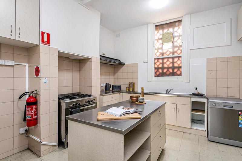 Photo - 5/13 Hutt Street, Adelaide SA 5000 - Image 5