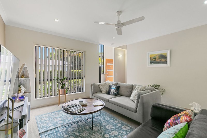 Photo - 5/13 Tavistock Street, Torquay QLD 4655 - Image 3