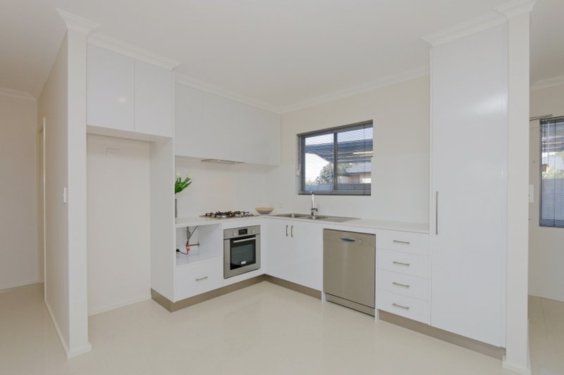 Photo - 5/130 Sydenham Street, Kewdale WA 6105 - Image 4