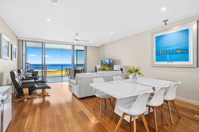 Photo - 513/1 Ross Street, Wollongong NSW 2500 - Image 1