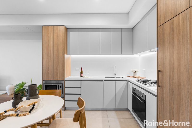Photo - 513/10 Village Place, Kirrawee NSW 2232 - Image 15