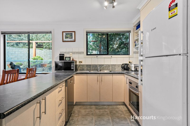 Photo - 5/132 Roslyn Avenue, Blackmans Bay TAS 7052 - Image 8