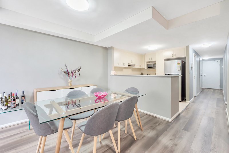 Photo - 51/33-39 Lachlan Street, Warwick Farm NSW 2170 - Image 4