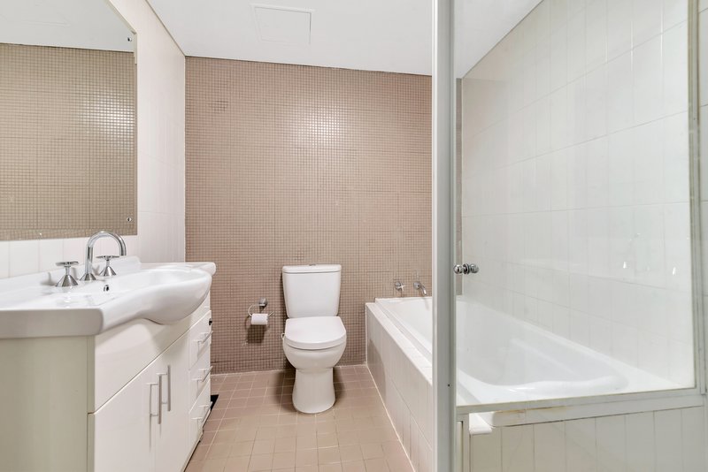 Photo - 51/33-39 Lachlan Street, Warwick Farm NSW 2170 - Image 6
