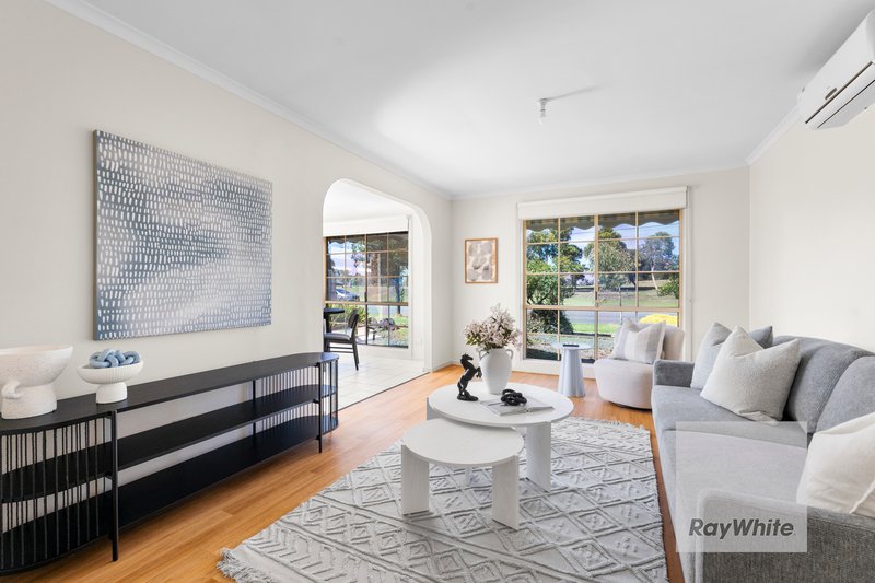 Photo - 5/136-138 Central Avenue, Altona Meadows VIC 3028 - Image 2