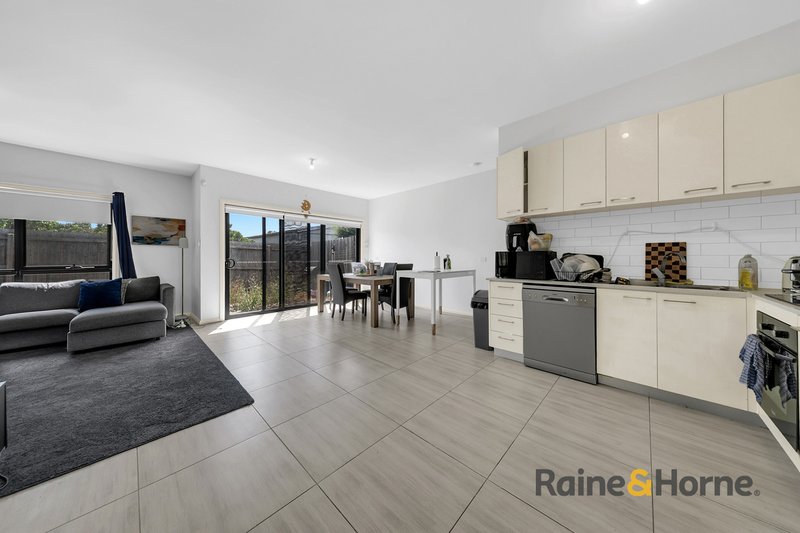 Photo - 5/138 Kitchener Street, Broadmeadows VIC 3047 - Image 3