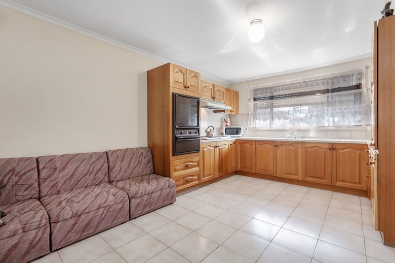 Photo - 5/14-16 Kinlora Avenue, Epping VIC 3076 - Image 3