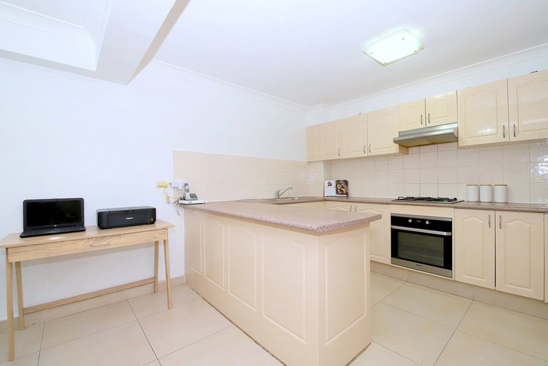 Photo - 5/14-16 Weigand Avenue, Bankstown NSW 2200 - Image 4