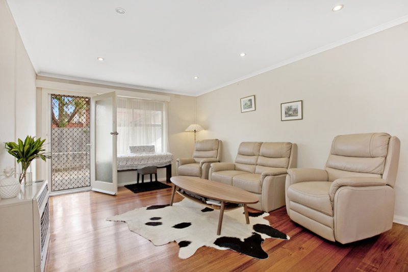 Photo - 5/14 Athelstane Grove, Ivanhoe VIC 3079 - Image 2