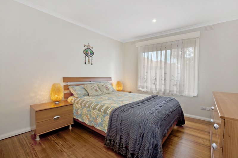 Photo - 5/14 Athelstane Grove, Ivanhoe VIC 3079 - Image 5